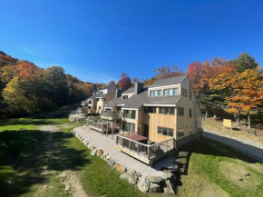 Trailside Village #6 - Slopeside 3BR 2BA, Hot Tub, Sauna, Ski In Ski Out on Great Eastern